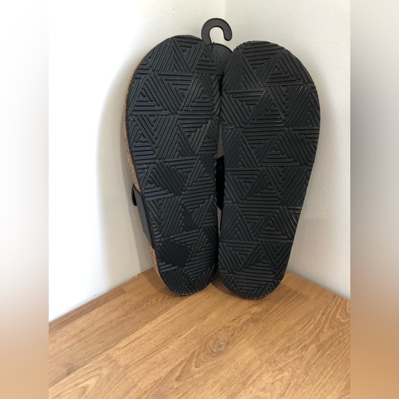 NWT Ardene sandal - Picture 3 of 4